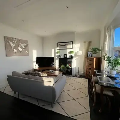 Hill Grove 2 Bedroom Apartment