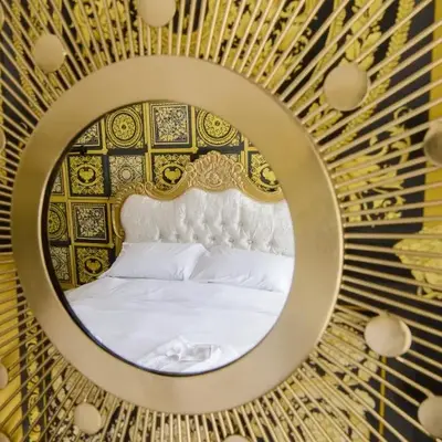 Deluxe 2 Bed Versace HotTub SkyTV