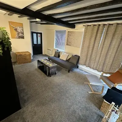 Apartment - Sleeps 2 - Parking - WiFi