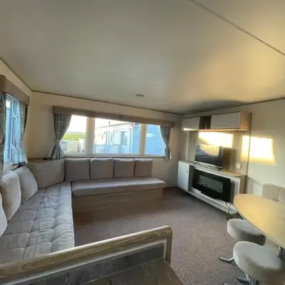 Caravan at Seawick Holiday Park Close to Beach