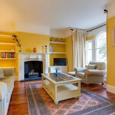Pass the Keys Spacious Victorian Home with Free Parking