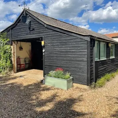 2 Bed Barn - Sleeps 4 - Pets - Parking - Wifi