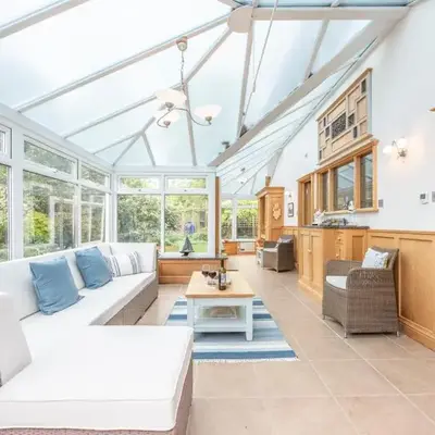 5 Toller Close