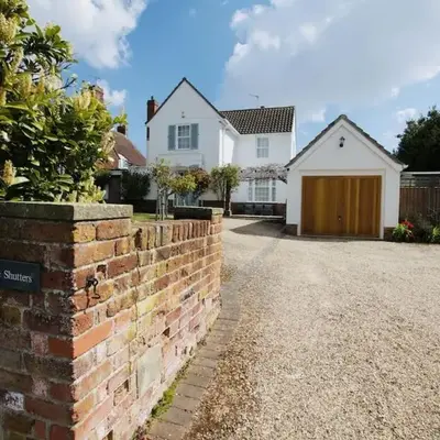 Exquisite location close to the sea!