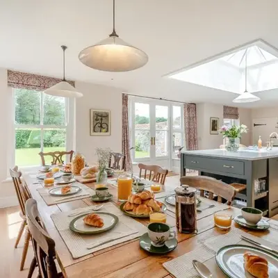 7 Bed in Kimberley oc-p28132