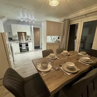 Newly refurbished 4 bed house