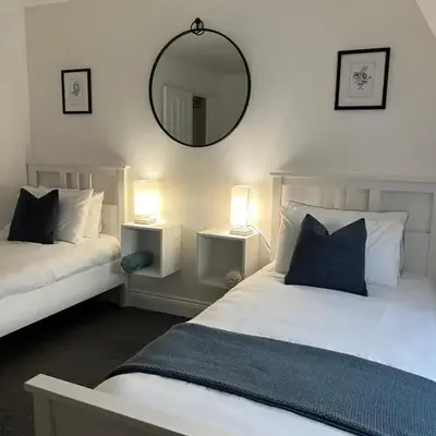 The Nook - Town Centre Apartment
