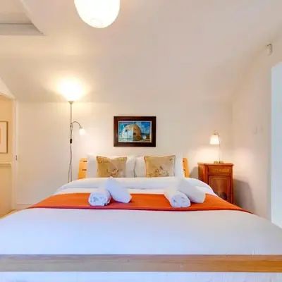 Pass the Keys Charming Cottage in City Centre with Free parking