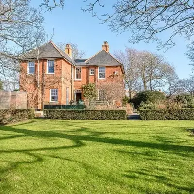 Kingsfield House