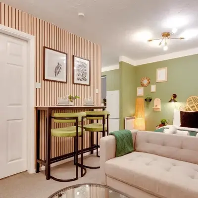 Stylish and modern studio flat Free parking - Pass the Keys