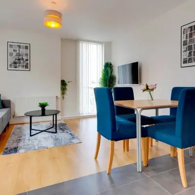 54 Woodpecker Way · Modern apartment near Addenbrookes Free parking Pass the Keys