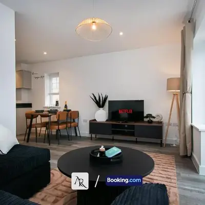 Charming 2 BDR House By AR Properties Short Lets & Serviced Accommodation Colchester