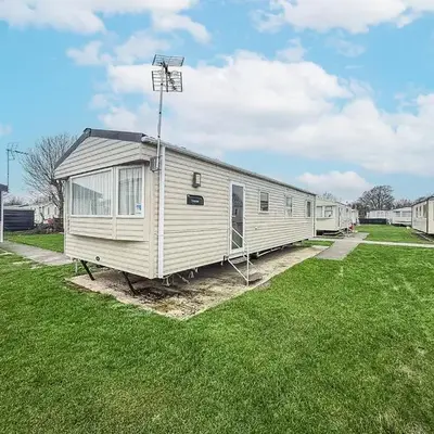 Lovley 8 Berth Caravan At Dovercourt Park