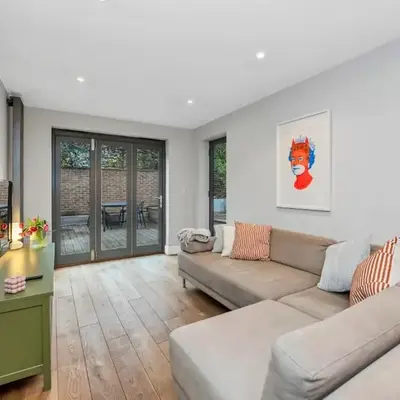 7D Albert St - sleeps 4 guests with parking on request