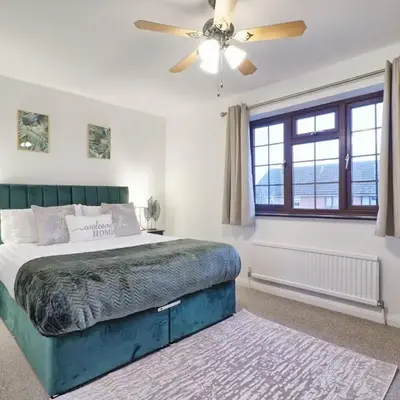 Stylish 5-Bed London Residence Featuring Garden
