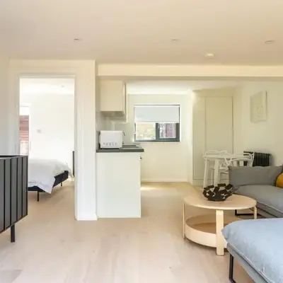 Modern self contained one bedroom with garden