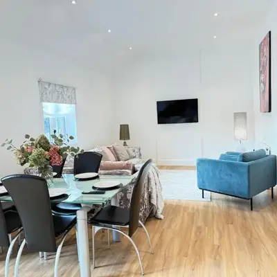 Beautiful 2 Bedroom Barn -Stansted Airport 2 miles