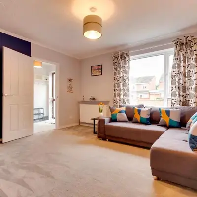 Pass the Keys Spacious and modern house with Free Parking