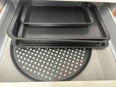 two black trays with white polka dots in them at 5 Bedroom House - DISC0UNTS - Parking, Contractors, Crew, Group, Family in Colchester