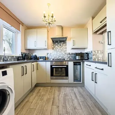 Basildon Retreat Cozy 3-Bedroom Home