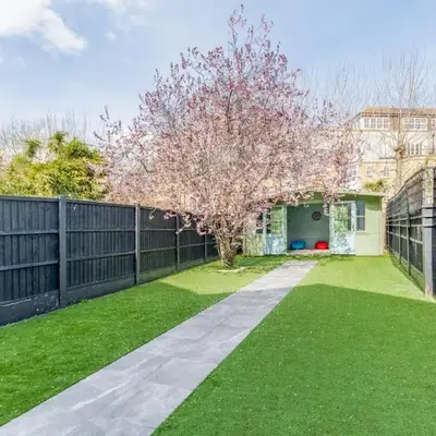 4-Bedroom Seafront House in Southend Sea Views - Pass the Keys