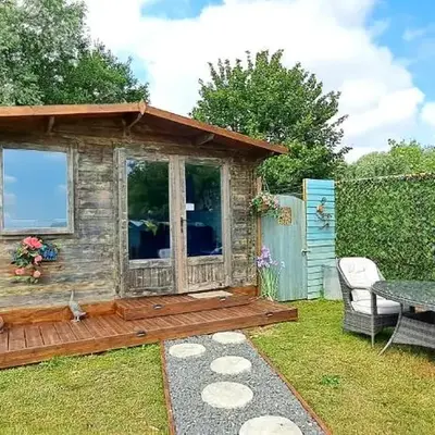 Lakeview Petting Pod