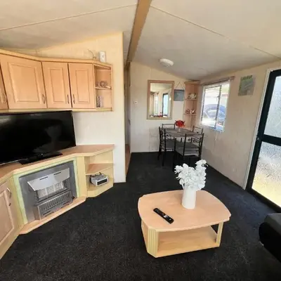 Rohannah A&C Ultimate Caravan Retreat
