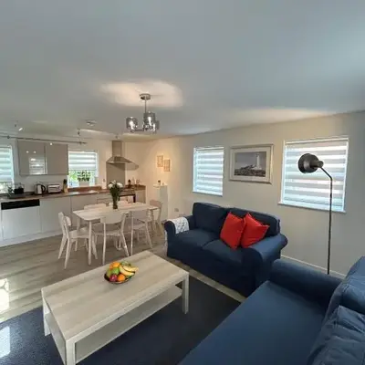 Modern Stay - Walk to Everything 4