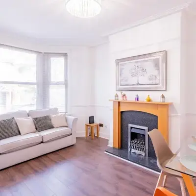 Pass the Keys Comfortable Flat with Patio Sleeps 4