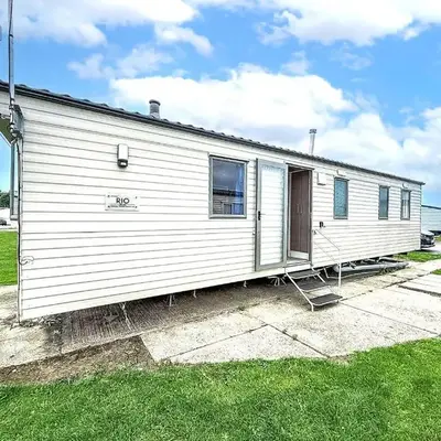Great 8 Berth Caravan With Unlimited Wi-Fi At Seawick Holiday Park