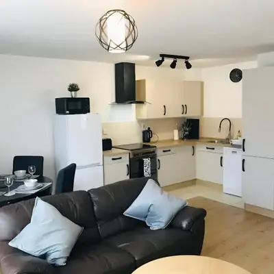 Spacious 2-Bed Flat in Homerton House
