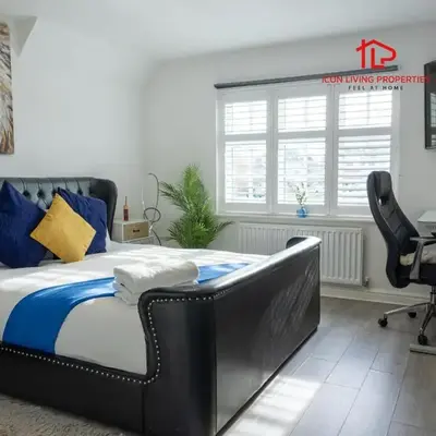Luxury Five-Bedroom Home with Jacuzzi and Gym - Private One-Bedroom Garden Suite Available Separately