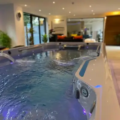 Luxury Retreat with Spa Access - Sleeps 6