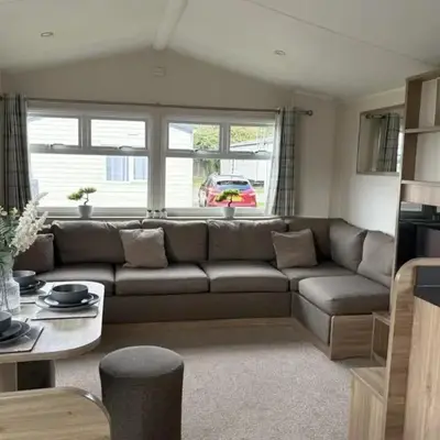 Cosy Caravan With Free Wi-Fi At Dovercourt Holiday Park Ref 44502R