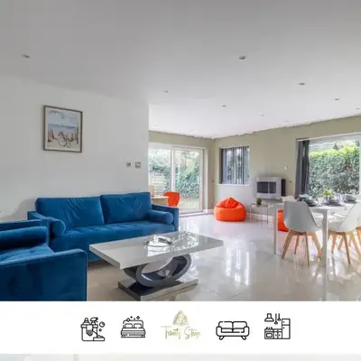 4 BR I 2 BA I Sleeps 8 I Spacious I Modern I Wi-Fi I