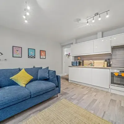 College Lane Apartment
