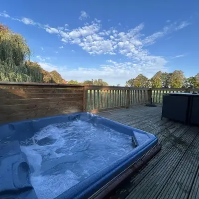 Athelington Lodge - Chestnut