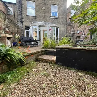 Central 3 BR Home with Private Courtyard