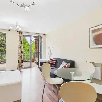 Station Apartment