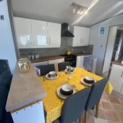 Stylish 4 Berth Caravan At Dovercourt Holiday Park Ref 44413A
