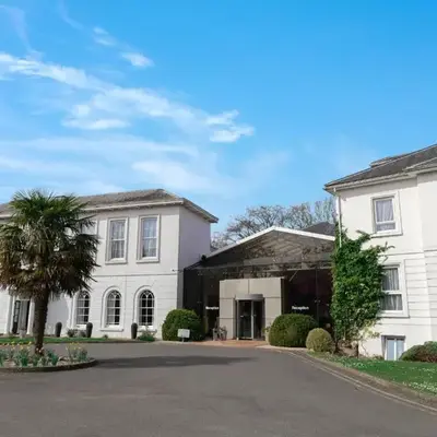 Manor Of Groves Hotel
