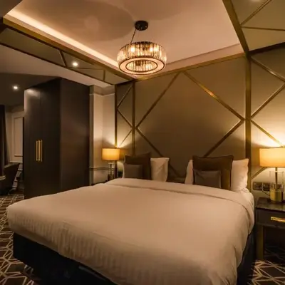Seven Hotel