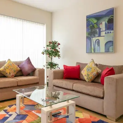Modern & Exquisite Trumpington Townhouse with Parking & 5 mins to Papworth hospital