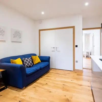 Three Tuns Apartments - Ash