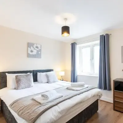 1-bedroom apartment with balcony