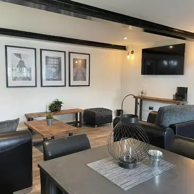 Booking Urban Halstead