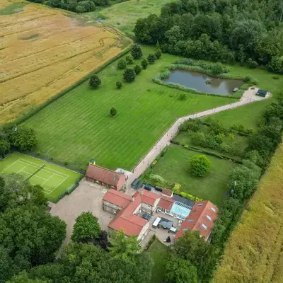 Cottage In Norfolk Sleeps 23 - Private Pool