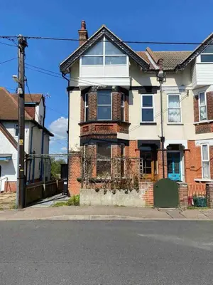 Gallery image of Edwardian Villa by the Sea Sleeps 8 Coastal Walk in Walton-on-the-Naze
