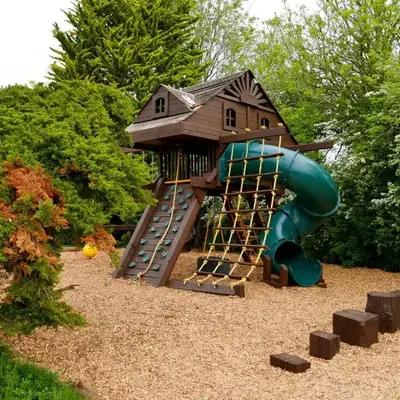 Deluxe 4 or 5 Bed House with Hot Tub