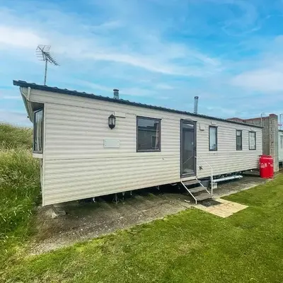 Lovely 6 Berth Caravan At Naze Marine Holiday Park In Essex Ref 17275C